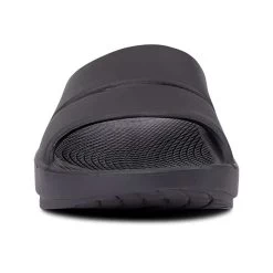 OOfos Unisex OOahh Slide - Black-Regular (D) -Sneaker Store 1100BLK shot3 932x680 00bd8db1 1e6b 4cb5 9af6 228b8734257b